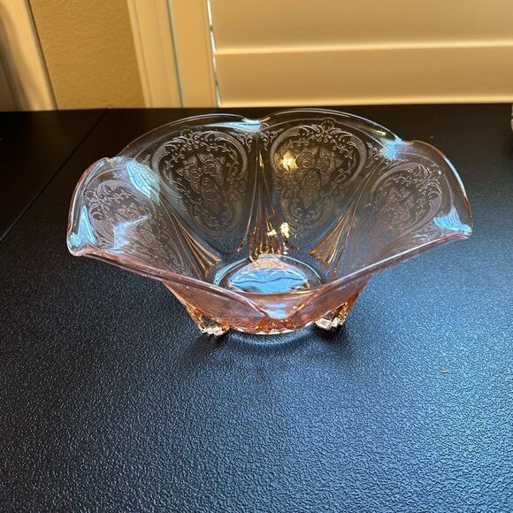 Vintage Royal Lace pink Depression glass ruffled footed console - Picture 6 of 9